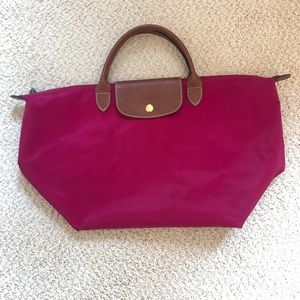 Fuchsia Le Pliage medium Longchamp tote